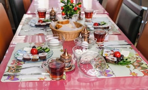تناول الطعام
