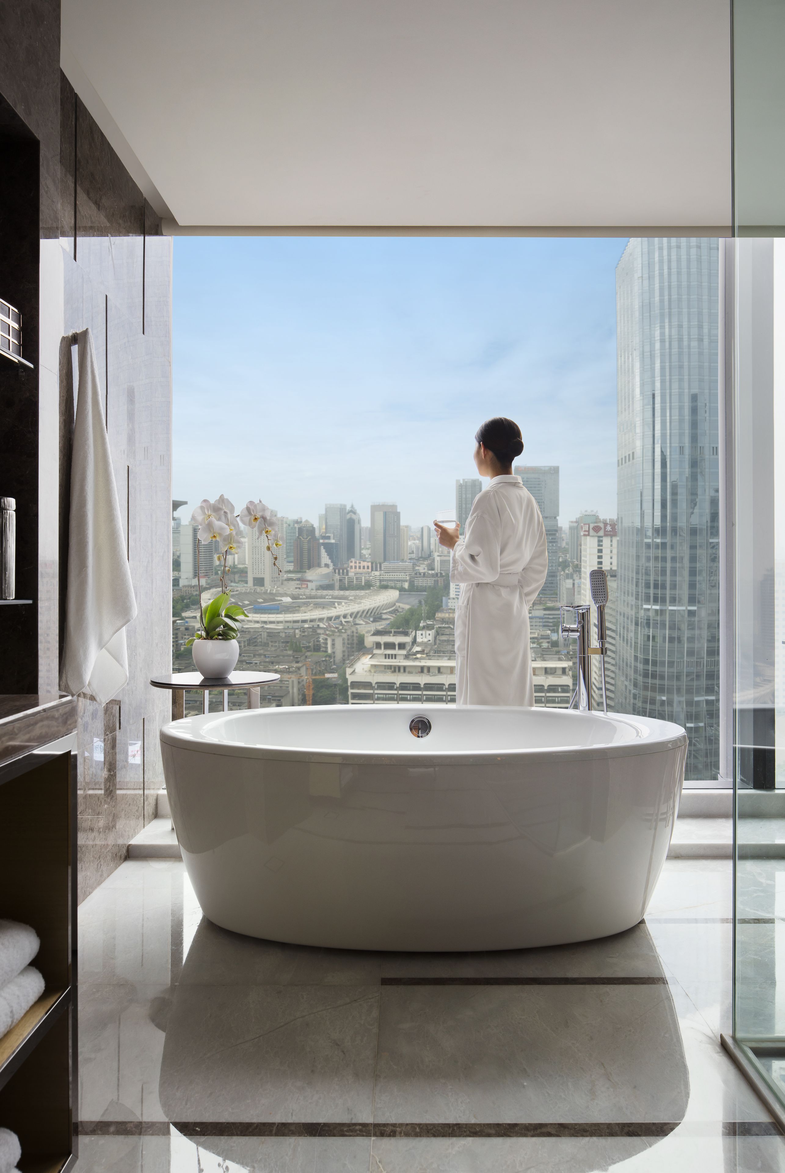 executive suite, 1 double bed | down duvets, select comfort beds, minibar, in-room safe