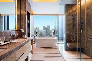 Executive Suite, 1 Double Bed | Bathroom | Separate bathtub and shower, deep-soaking bathtub, rainfall showerhead - JW Marriott Hotel Chengdu (Chengdu)