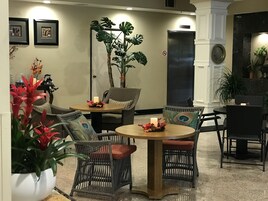 Área de estar no saguão