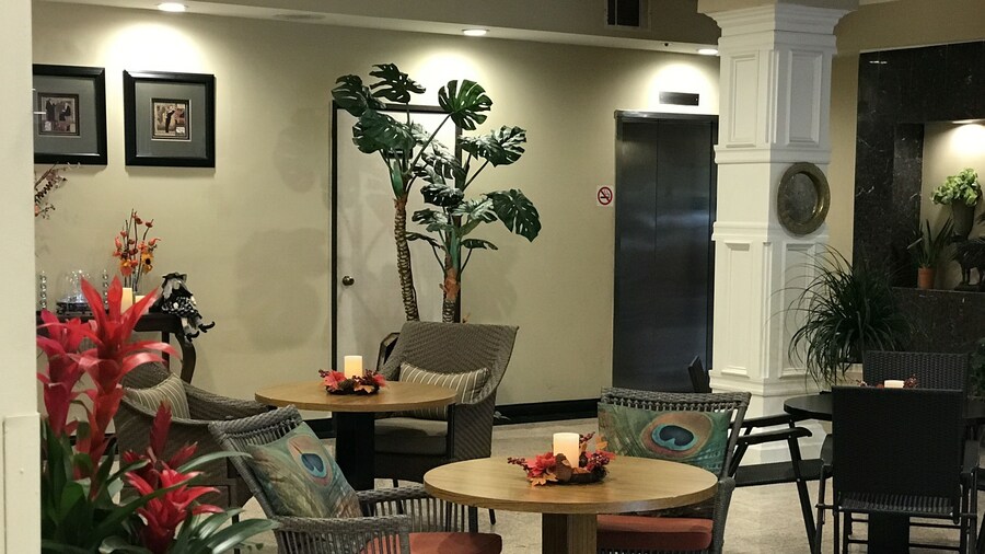 GreenTree Inn & Suites Alhambra