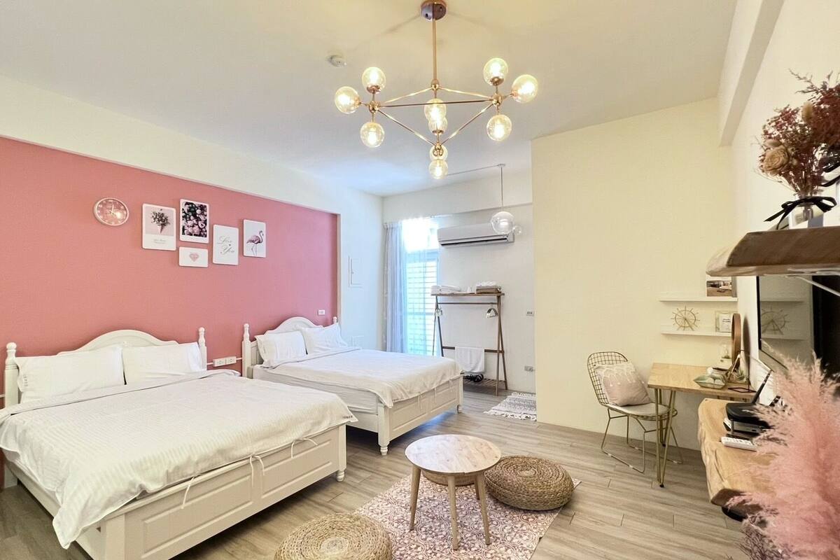 Habitación cuádruple familiar | Wifi gratis y ropa de cama