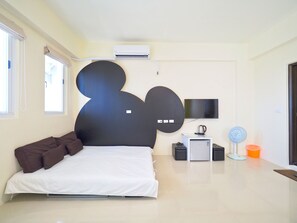 Family Room | Individually decorated, individually furnished, desk, blackout drapes - Love & Peace B&B (Taitung)