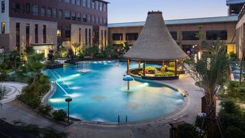 Tina de hidromasaje al aire libre