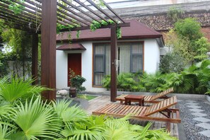 ハウス (With Courtyard)