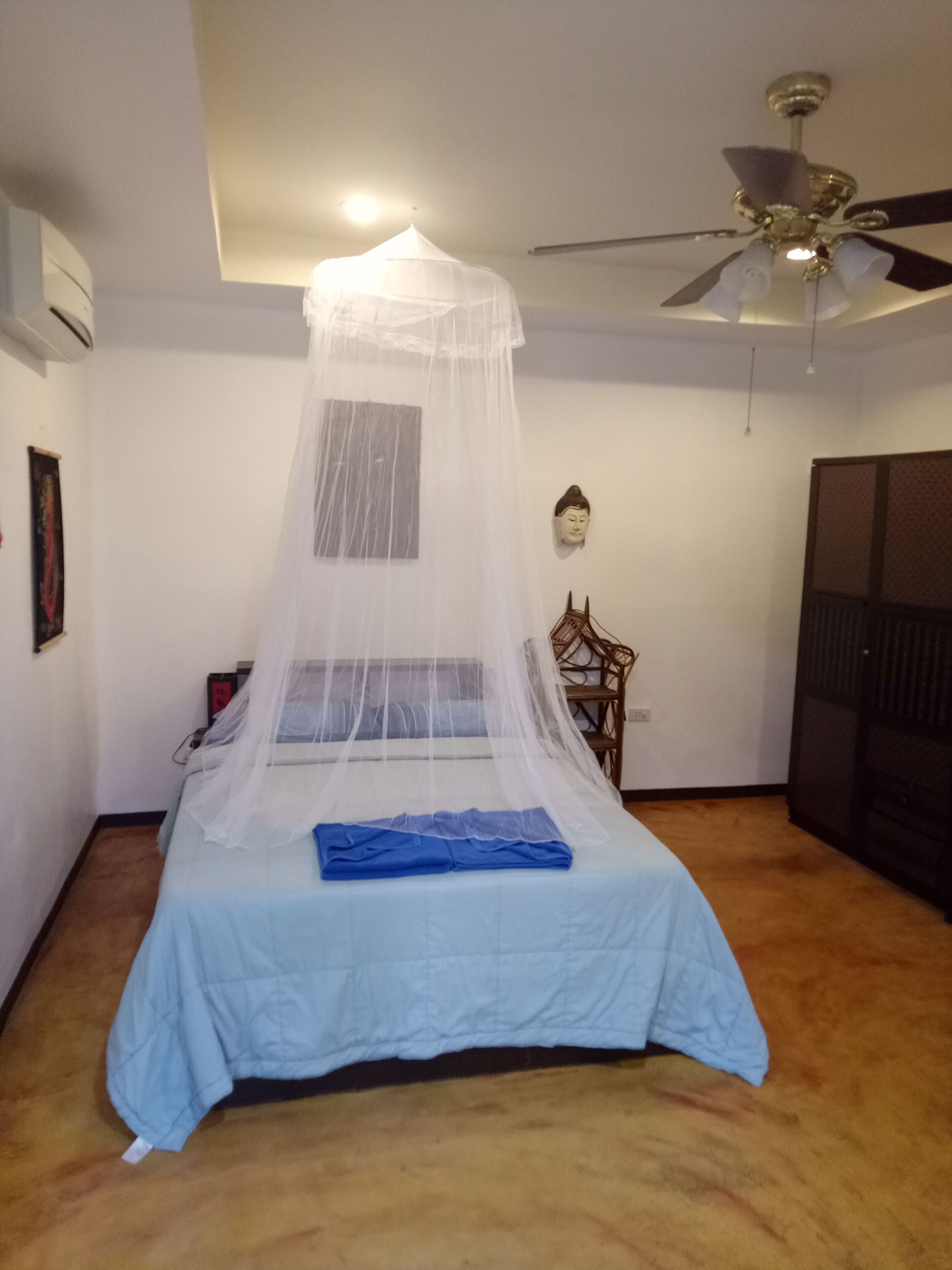 room | 1 bedroom, minibar, laptop workspace, blackout curtains