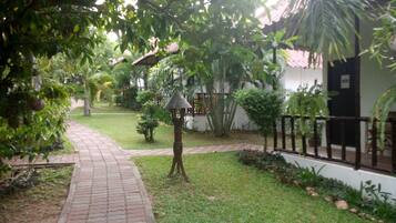 Room | Garden view