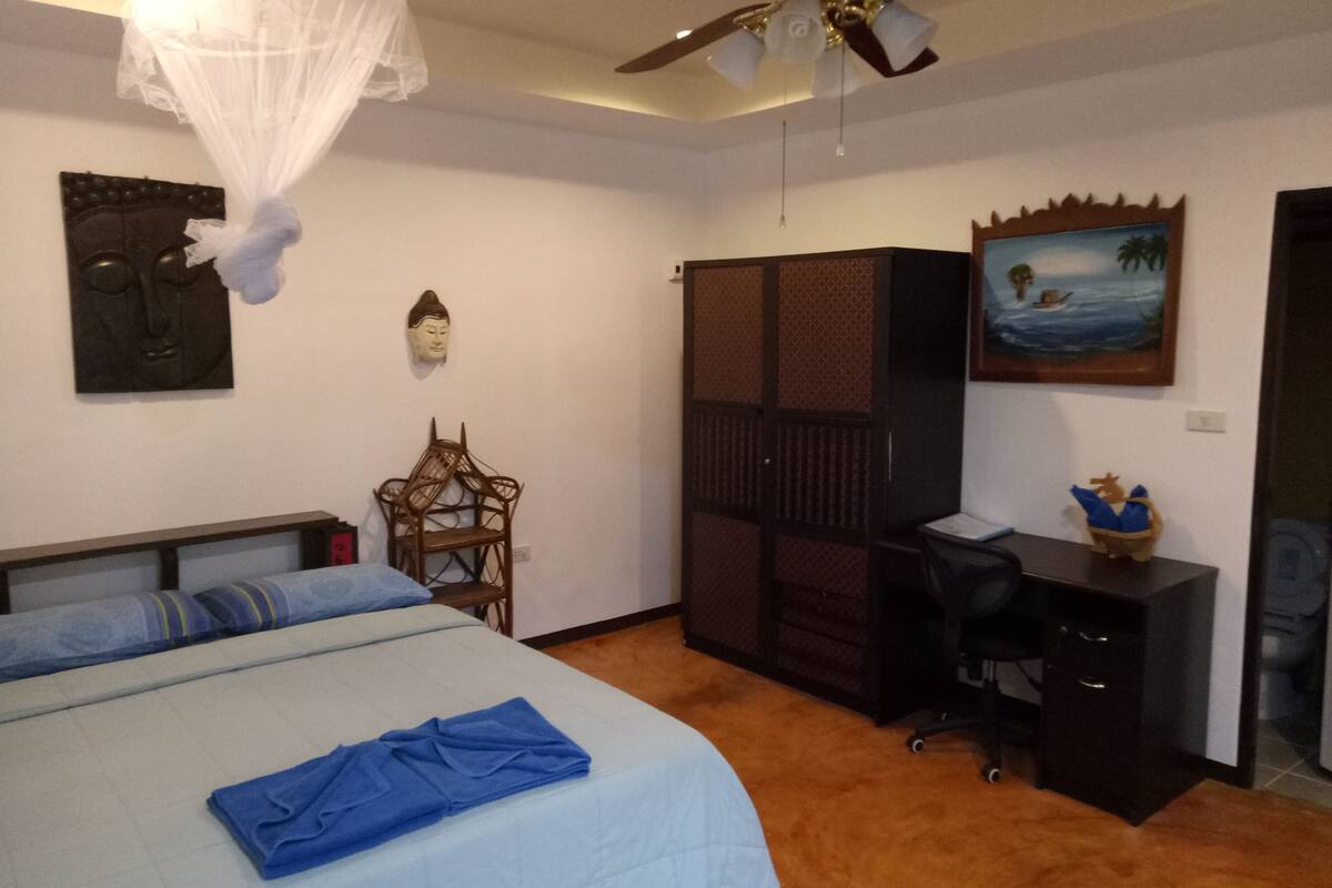 room | 1 bedroom, minibar, laptop workspace, blackout curtains