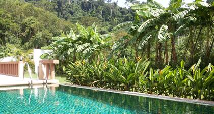 Sakoo Valley Naithon Beach