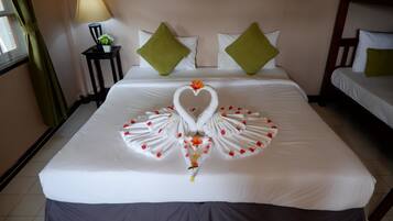 Bungalow, Balcony, Sea View | 1 bedroom, in-room safe, desk, laptop workspace