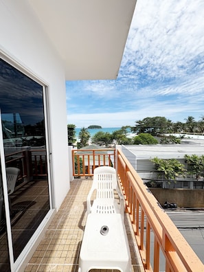 Standard Room with Balcony, Seaview | Terraza o patio