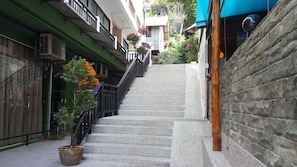 Property entrance - Kata Beachwalk Hotel and Bungalows (Karon)
