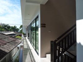 Standard Room with No Balcony | 客房内保险箱、遮光窗帘、免费 WiFi、床单