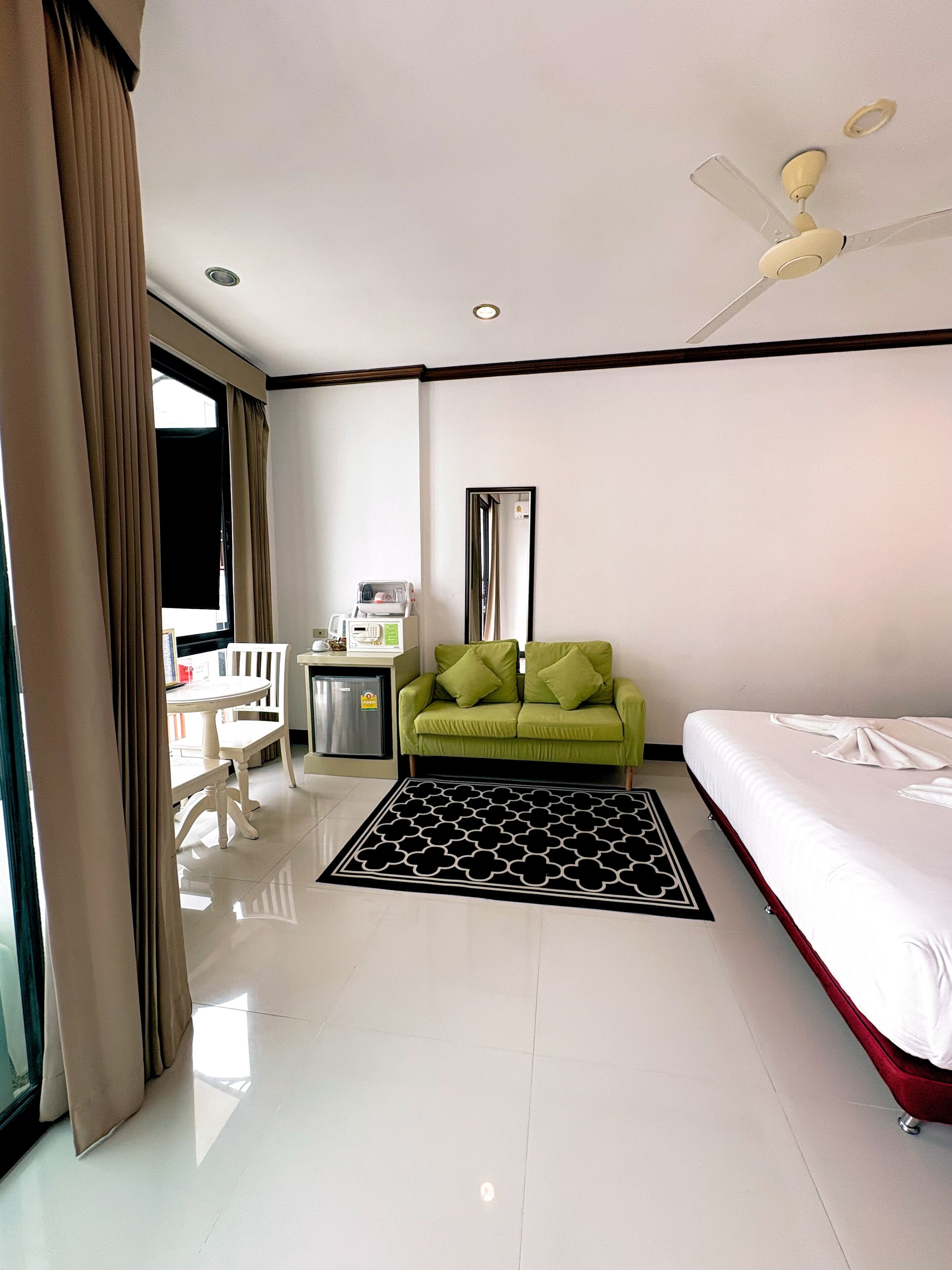Foto - Kata Beachwalk Hotel and Bungalows