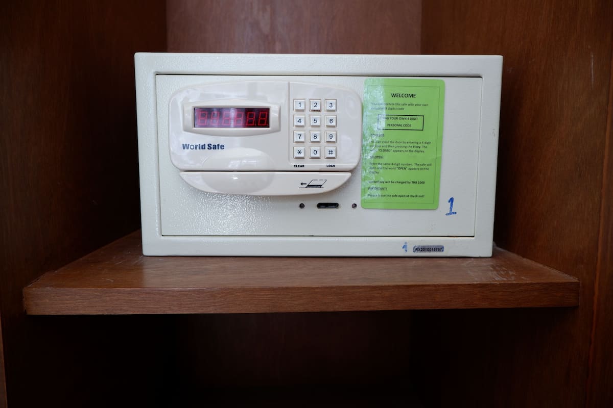 In-room safe, blackout curtains, free WiFi, bed sheets