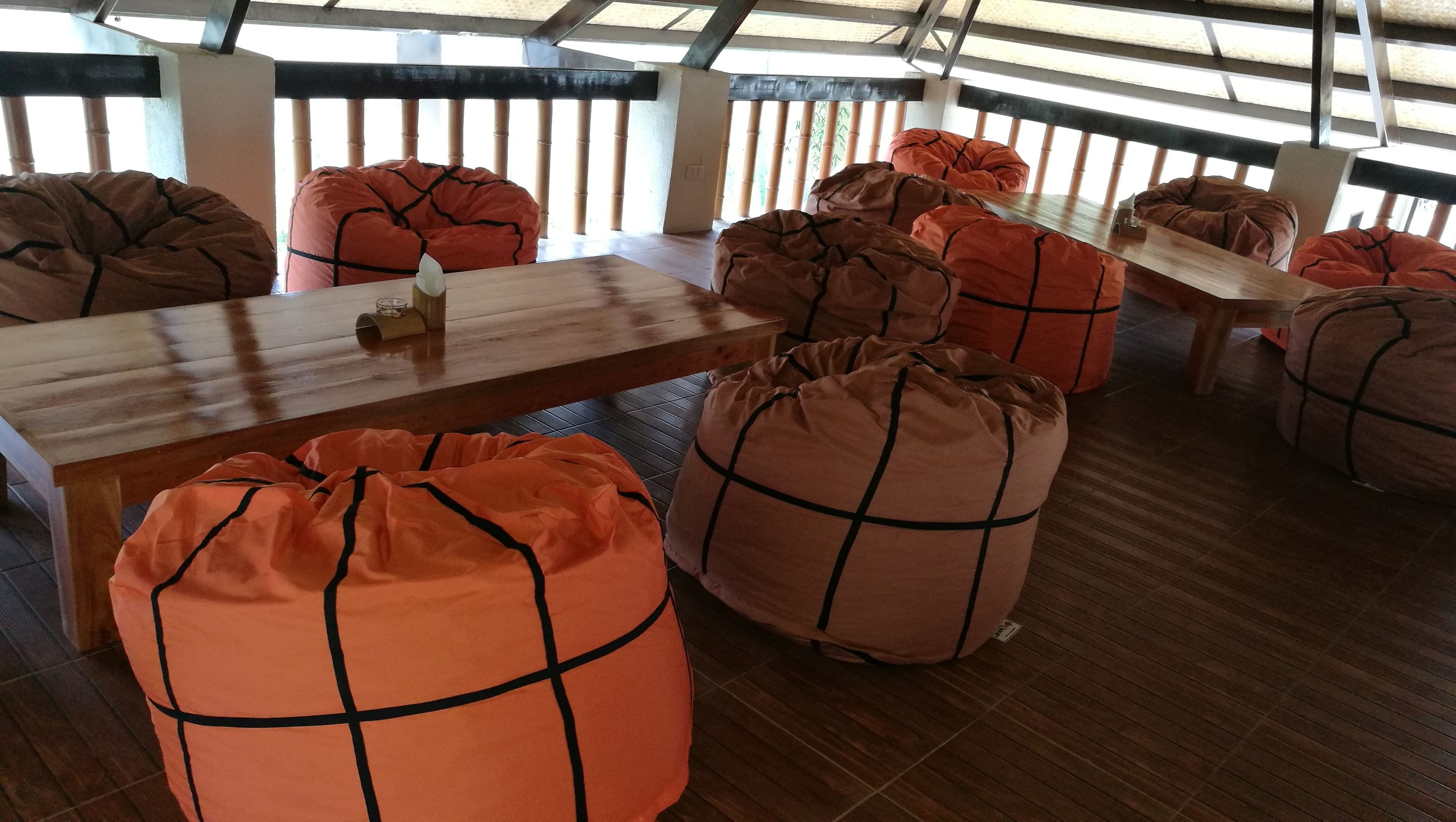 breakfast, lunch, dinner served; local and international cuisine