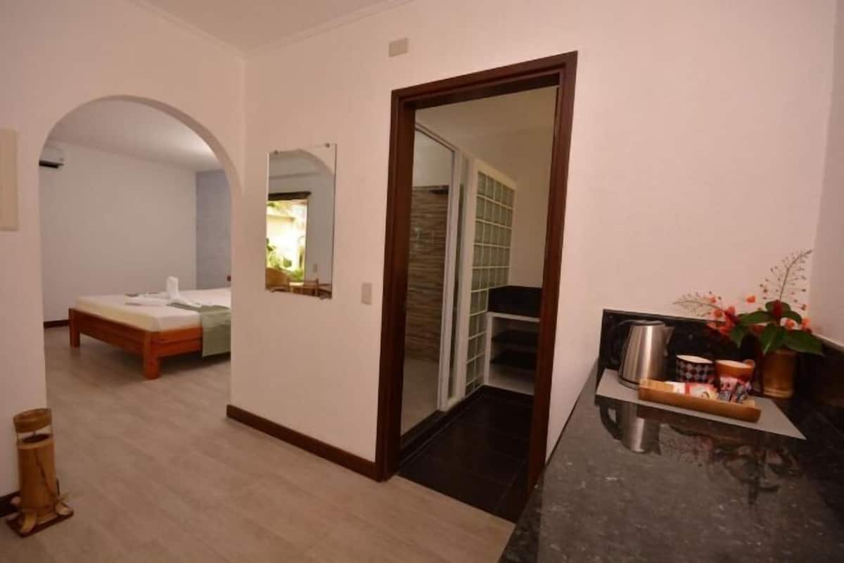 Ropa de cama de alta calidad, minibar, escritorio y cunas gratuitas