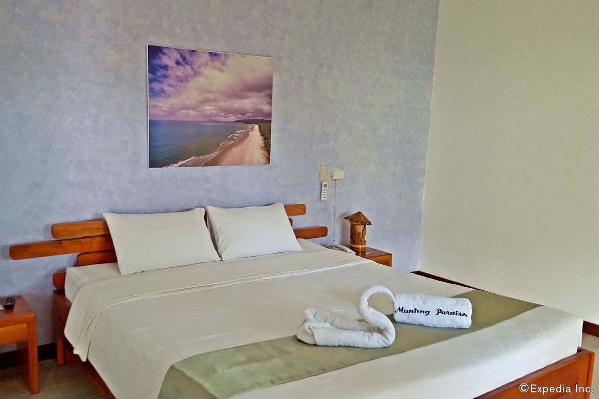 Habitación superior | Ropa de cama de alta calidad, minibar, escritorio y cunas gratuitas