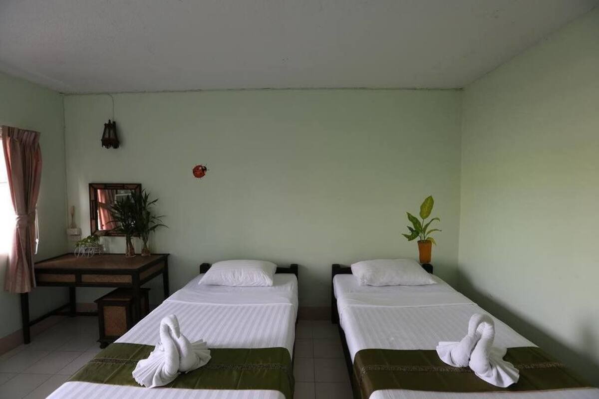 Standard Twin Room | Desk, rollaway beds, free WiFi