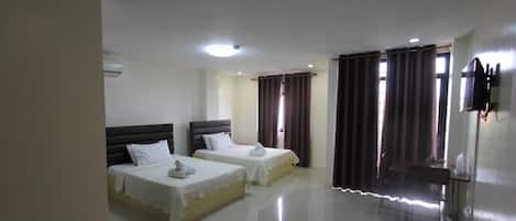 Deluxe Suite | Desk, free WiFi