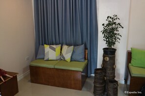 Interior - La Trinidad Pension House (Kalibo)