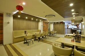 Café - Hotel 99 Monumento Caloocan (Caloocan)