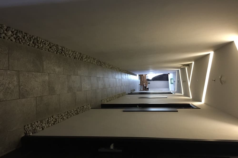 Eatern Hotel