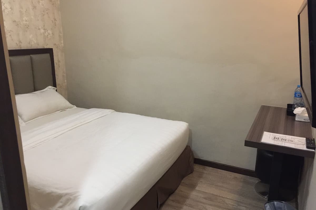 standard room | desk, free wifi