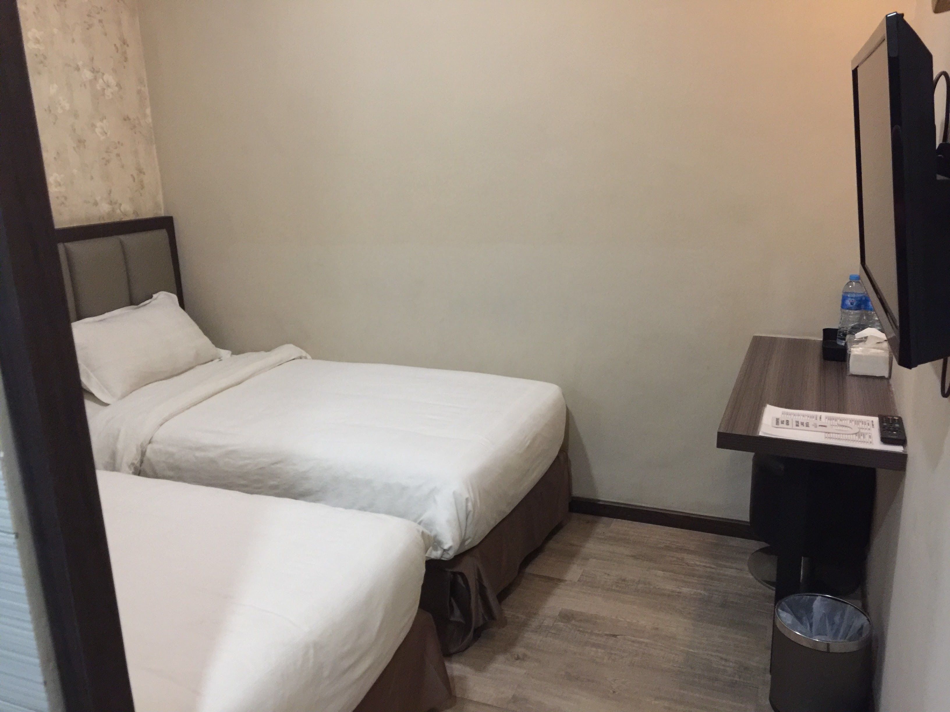 standard room | desk, free wifi