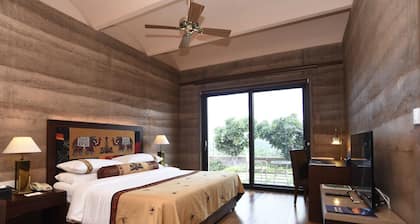 The Lalit Mangar