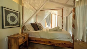 Soundproofing, free WiFi