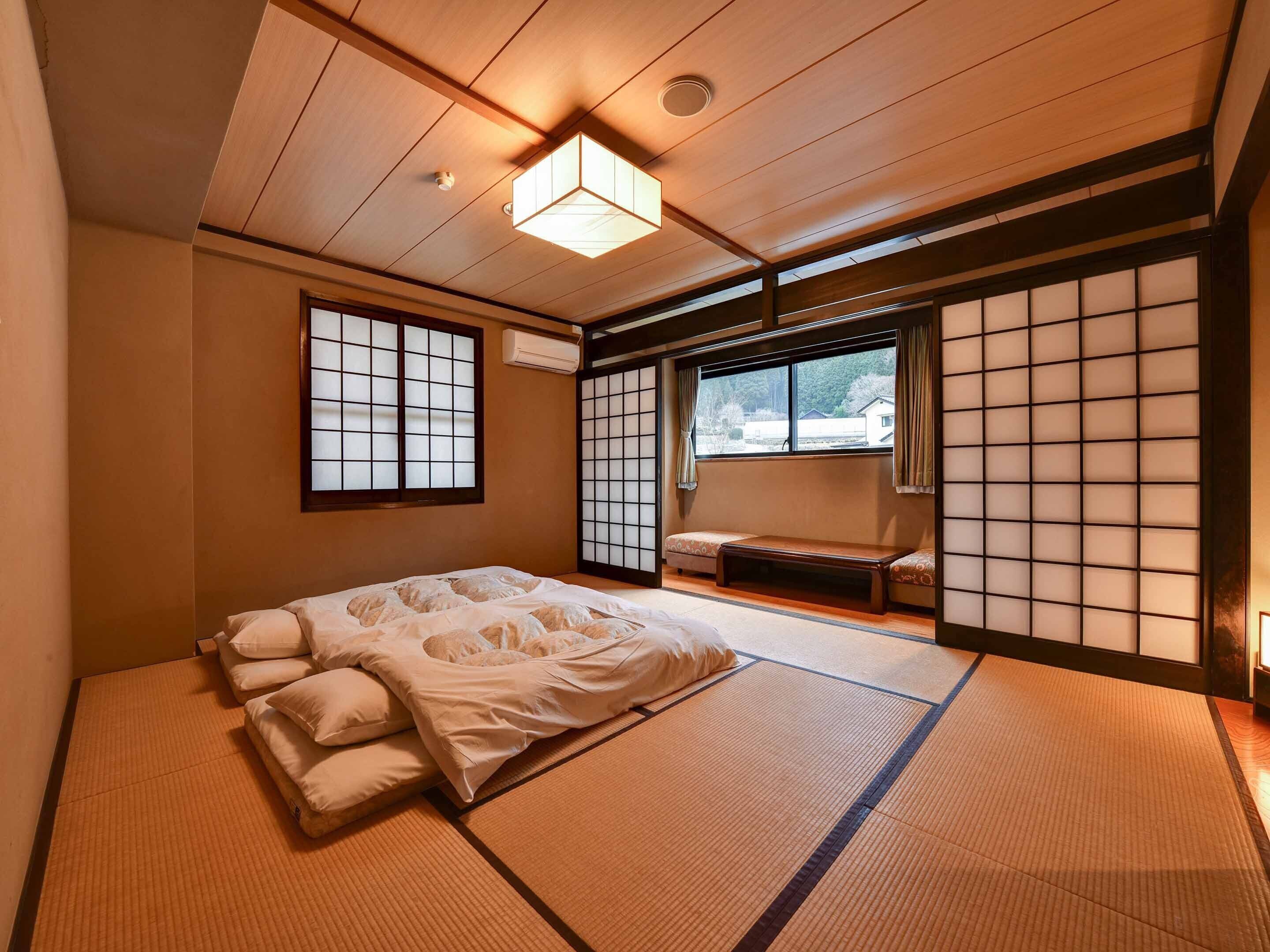 Traditional Room | In-room safe, blackout drapes, free WiFi