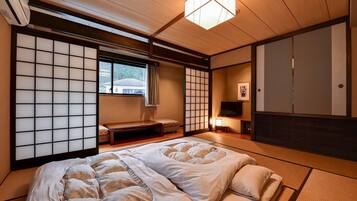 Traditional Room | In-room safe, blackout drapes, free WiFi