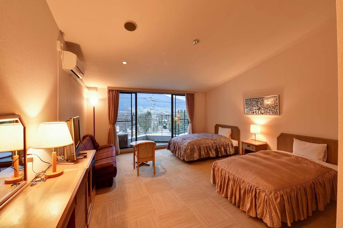 In-room safe, blackout curtains, free WiFi