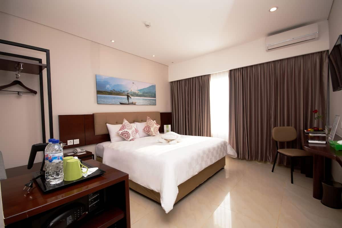 In-room safe, desk, blackout curtains, soundproofing