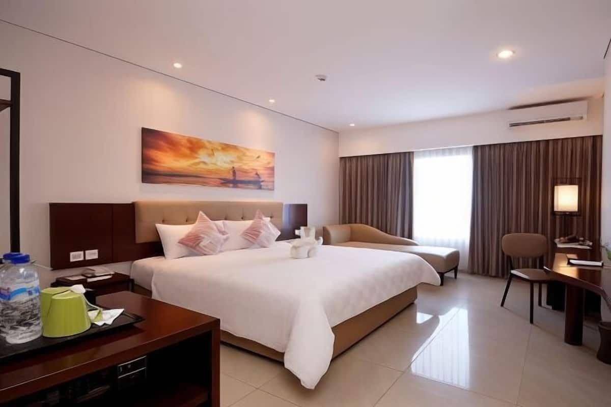 In-room safe, desk, blackout curtains, soundproofing