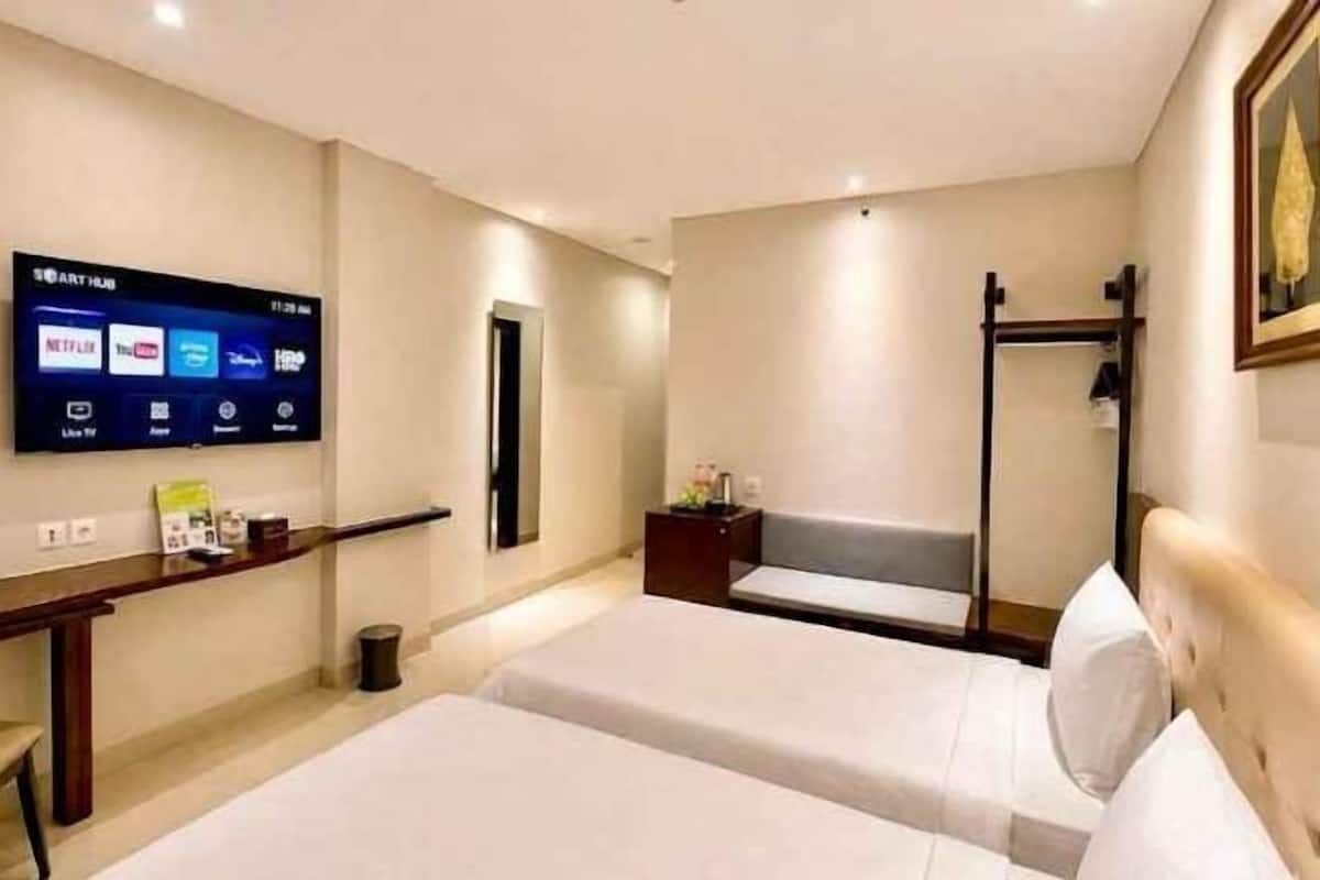 In-room safe, desk, blackout drapes, soundproofing