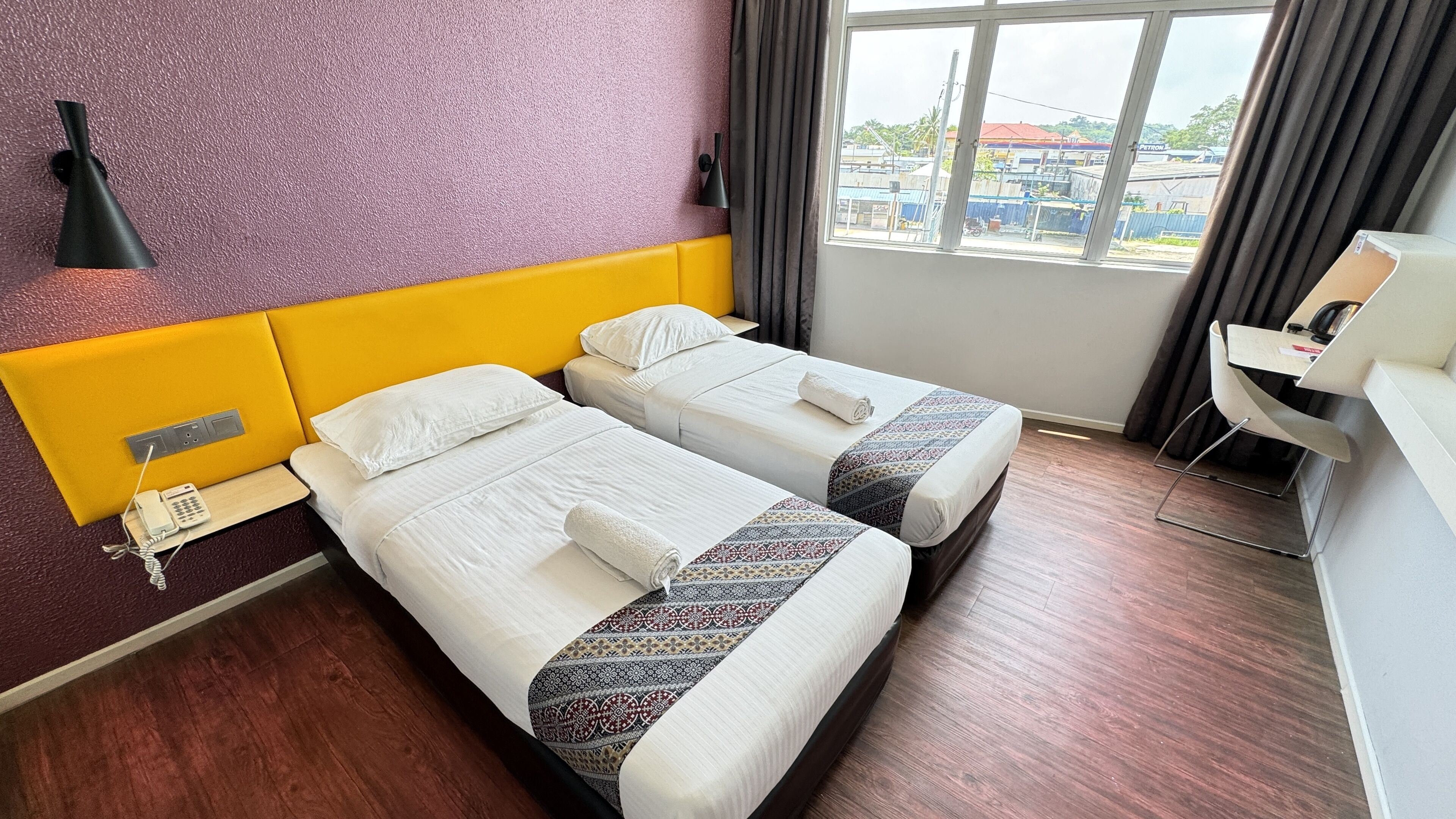 deluxe twin window | 1 bedroom, desk, iron/ironing board, rollaway beds