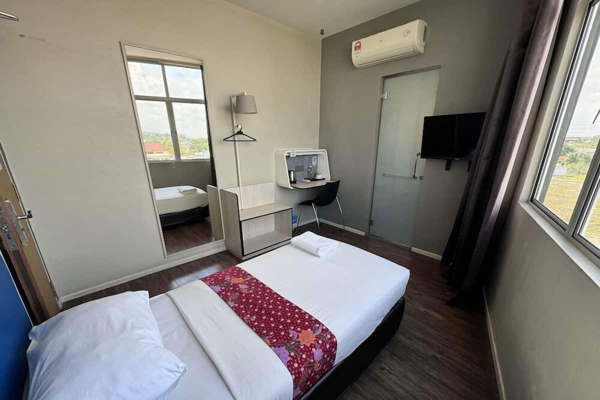Desk, iron/ironing board (on request), rollaway beds (surcharge)