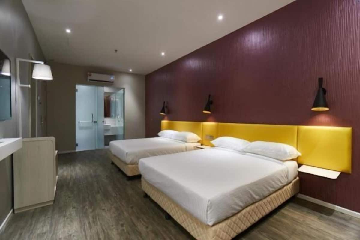 1 bedroom, desk, iron/ironing board, rollaway beds