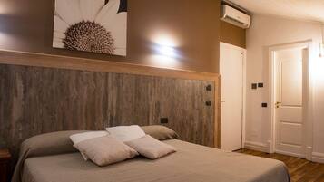 Comfort Double or Twin Room | In-room safe, individually furnished, desk, iron/ironing board