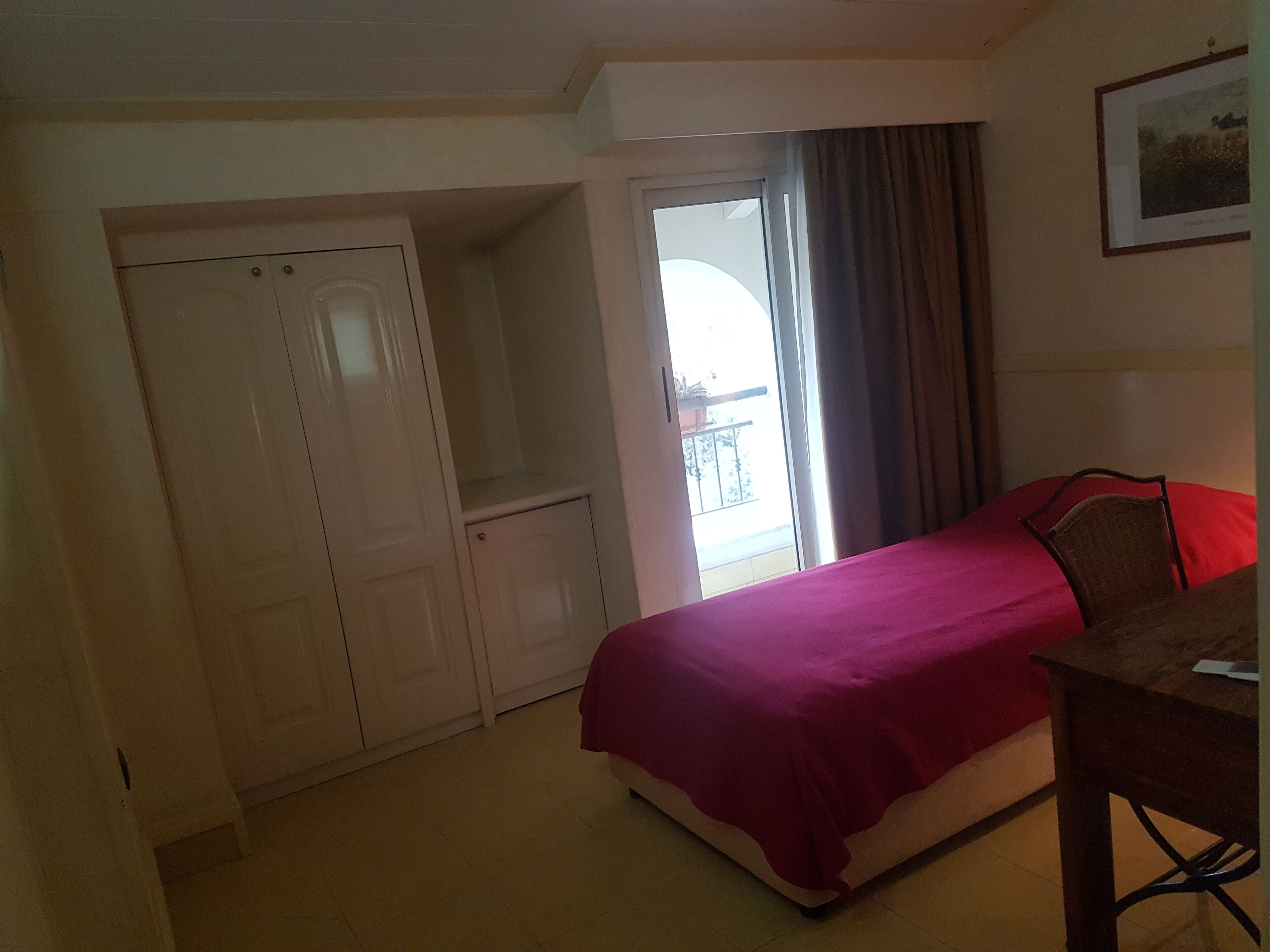 business single room | in-room safe, individually furnished, desk, iron/ironing board