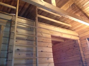 Cottage, Mountain View | Blackout curtains, soundproofing, bed sheets