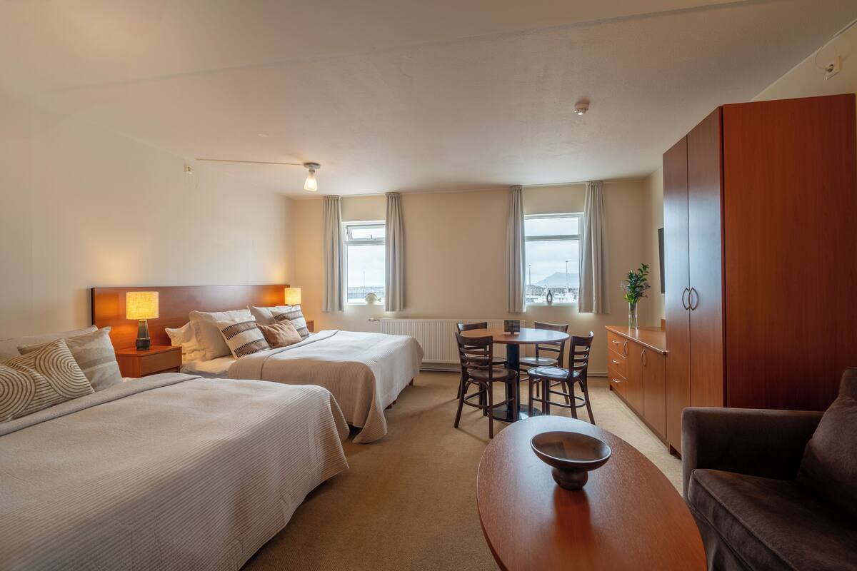 Quadruple Room | Blackout curtains, soundproofing, bed sheets