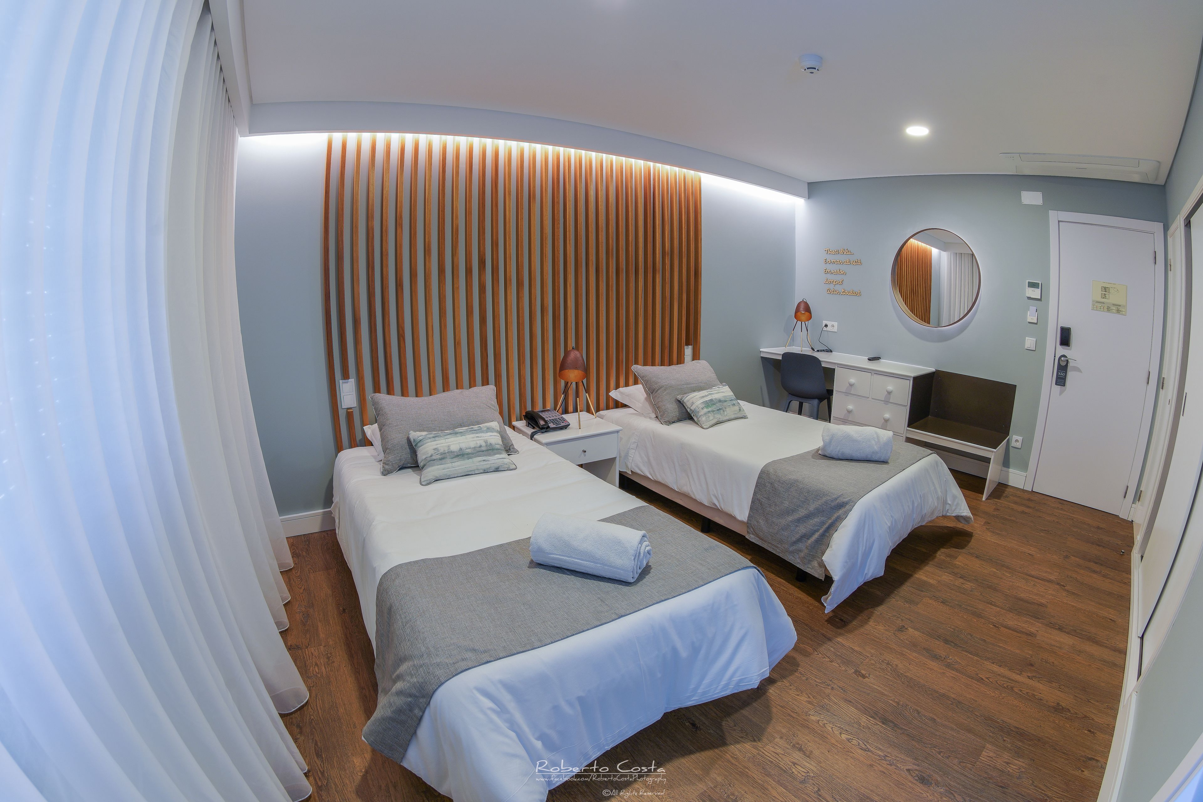 twin room (for 1 or 2 people) | desk, blackout curtains, free cots/infant beds, free wifi