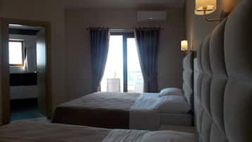 Deluxe tweepersoonskamer, uitzicht op zee | 1 slaapkamer, gratis wifi