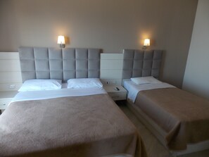 Deluxe Double Room, Sea View | 1 bedroom, free WiFi - Hotel Mediterrane (Sarandë)