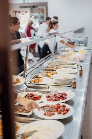 Desayuno continental incluido todos los días