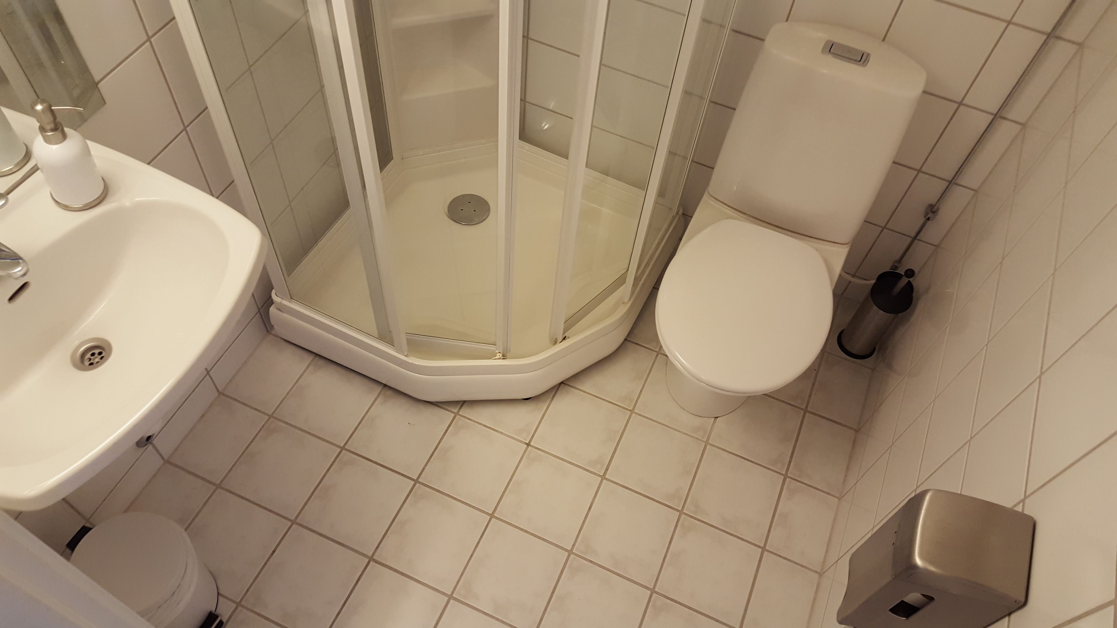 suite, 2 bedrooms, sea view | bathroom | shower, free toiletries, towels