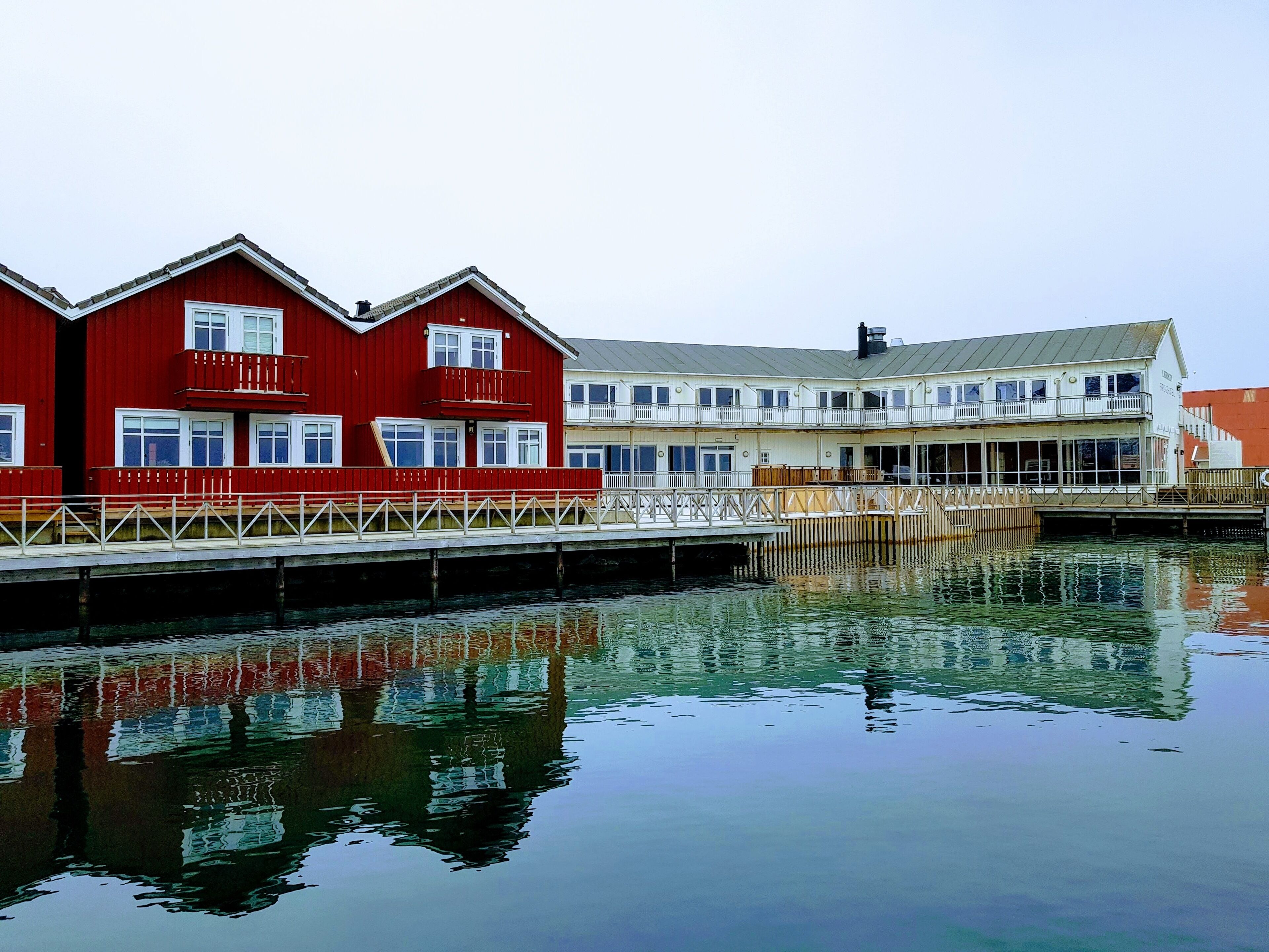 Free cots/infant beds, free WiFi, bed sheets